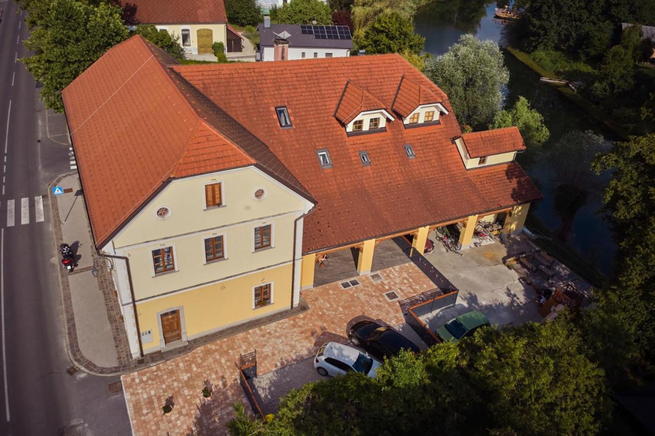 Ob Krki Apartments Kostanjevica na Krki Екстериор снимка